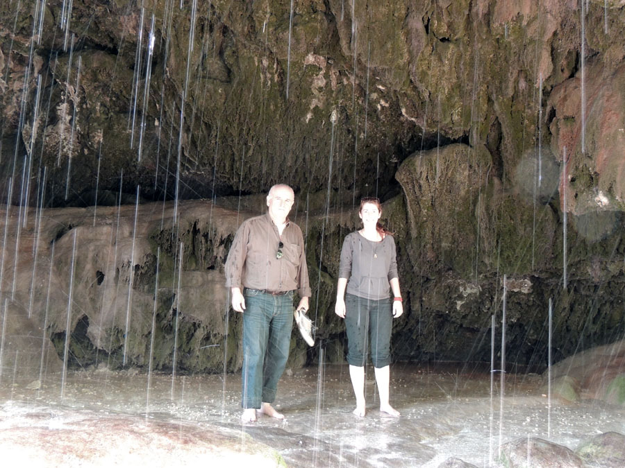 Я и Эмма в пещере, всё-равно это не спасли - с потолки лилась вода...