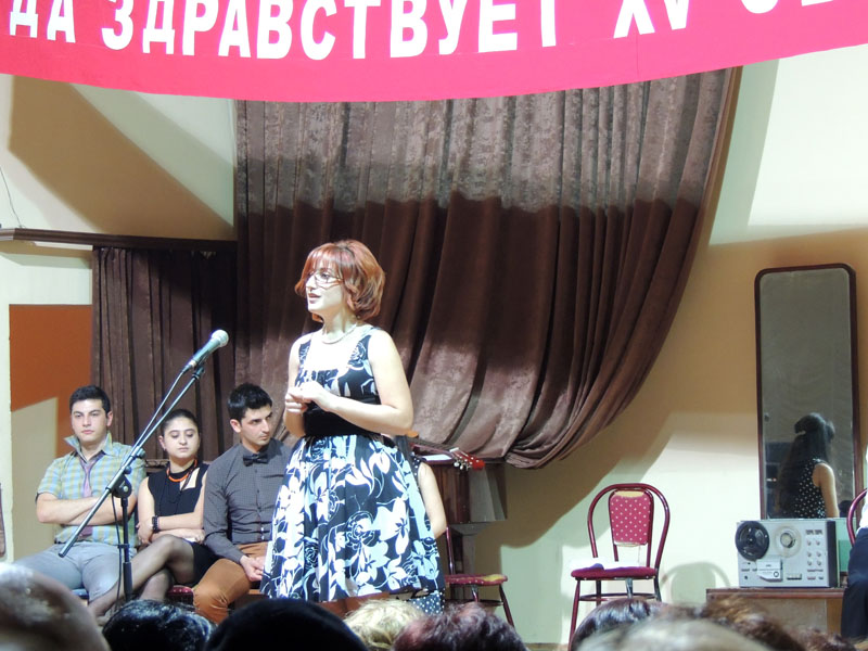 Зоя исполняет стихи Вероники Тушновой