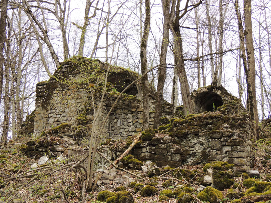 Развалины монастырского комплекса "Охты ехцы".