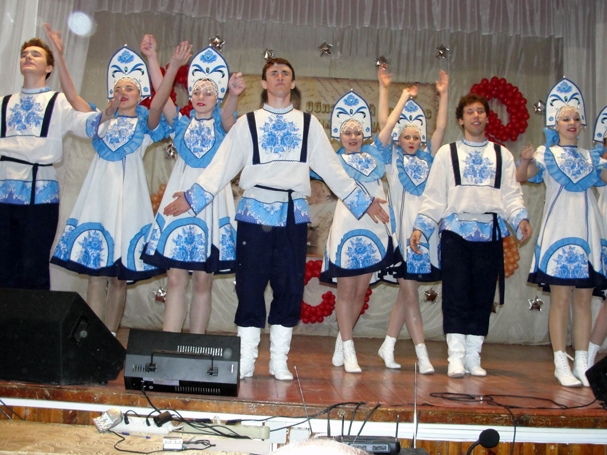 Cтуденты ВУЗов Нижнего Новгорода и области исполняют русский народный танец