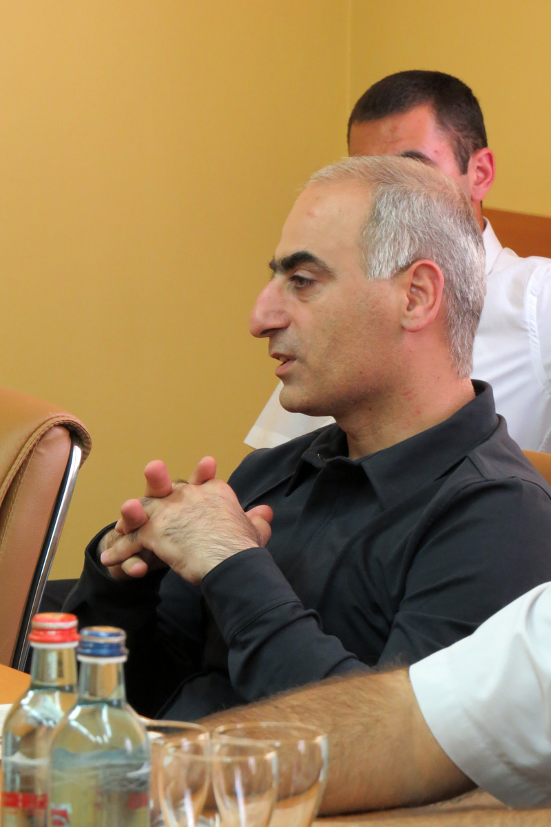 Вардан акопян, член Препарламента Армении.