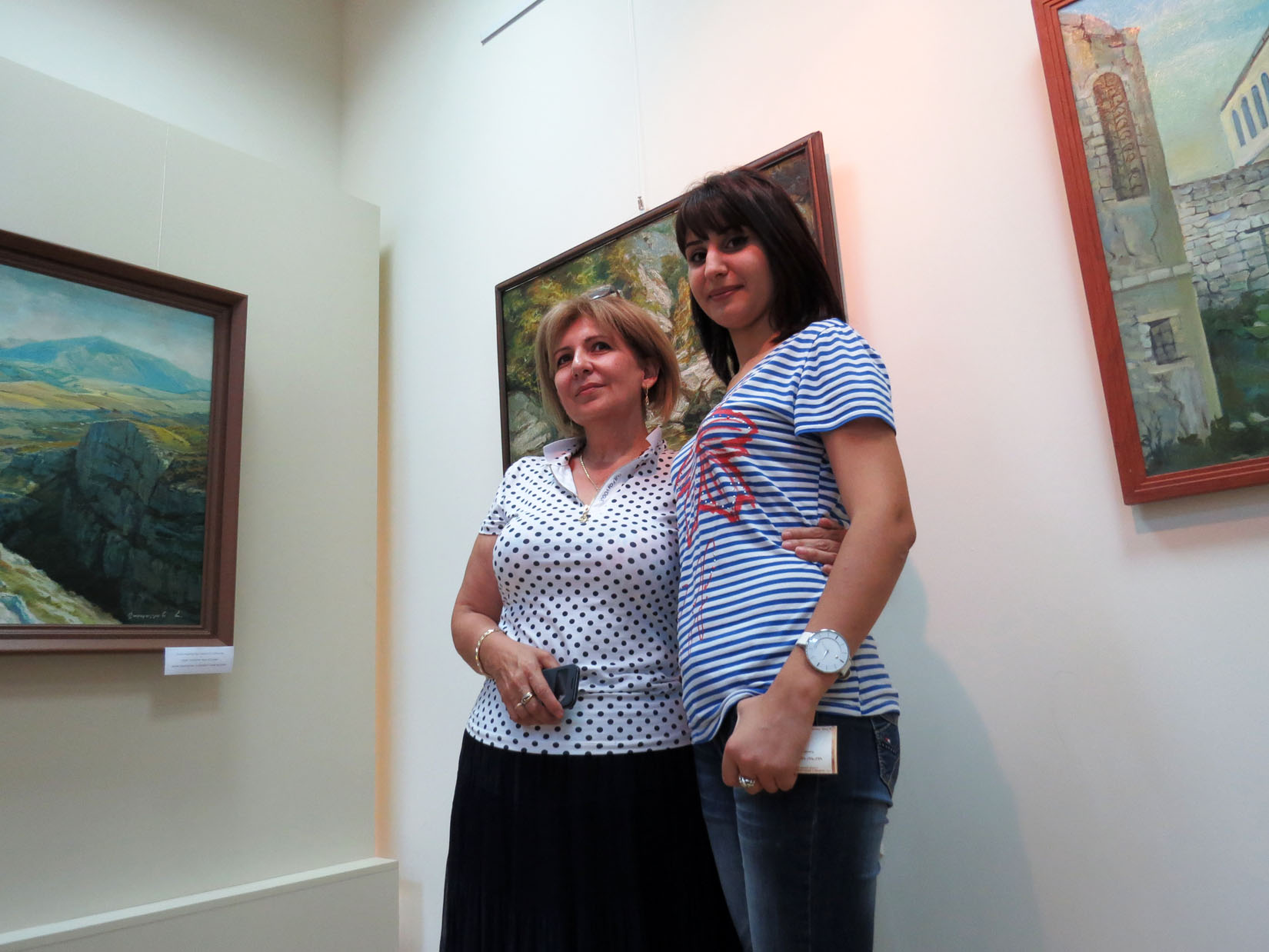 В картинной галерее с работнице Татев. г.Шуши.