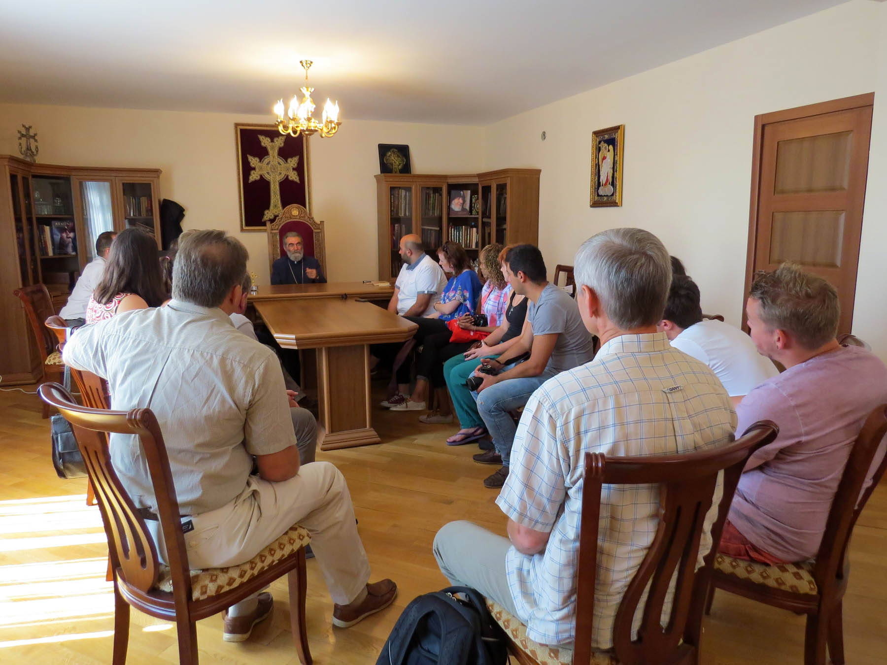 Встреча с предводителем Арцахской Епархии ААЦ архиепископом Паргевом Мартиросном в его резеденции в Степанакерте.