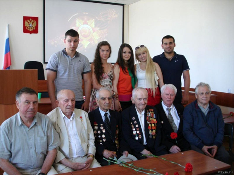 С боевыми друзьями и молодёжью. г.Ставрополь.