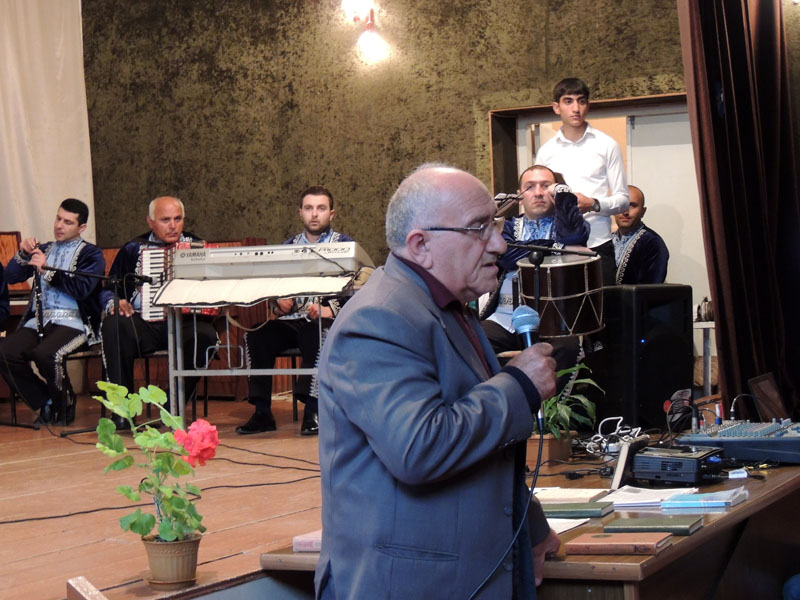Алёша Габриелян, мэр г.Аскерана рассказывает о своём отношении к поэзии Шираза.