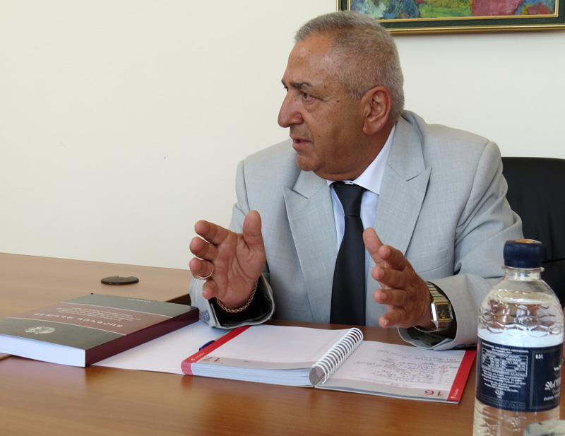 Председатель профсоюзов Нагорного Карабаха Ара Каграманян.