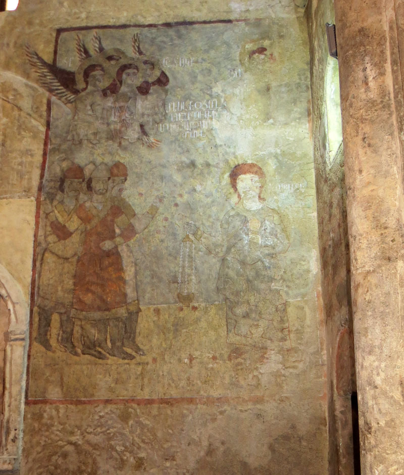 Отреставрированные фески в монастыре Дадиванк.  Работали итальянские мастера.