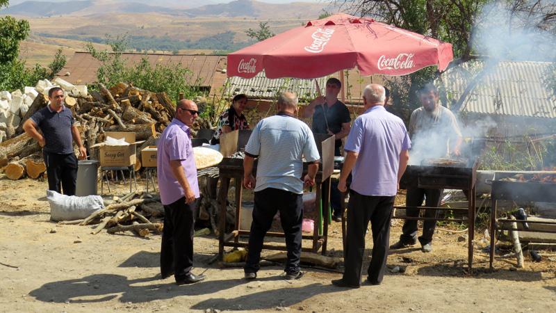  Какое же мероприятие в Карабахе проходит без традиционного шашлыка…