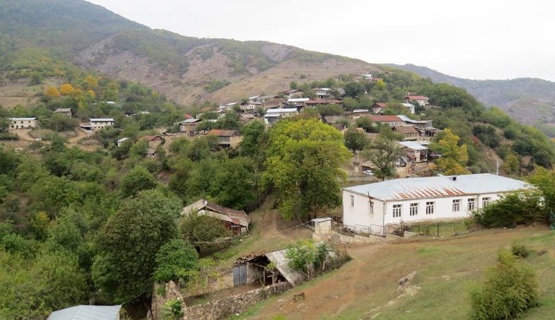 Вид на село Мохренес.