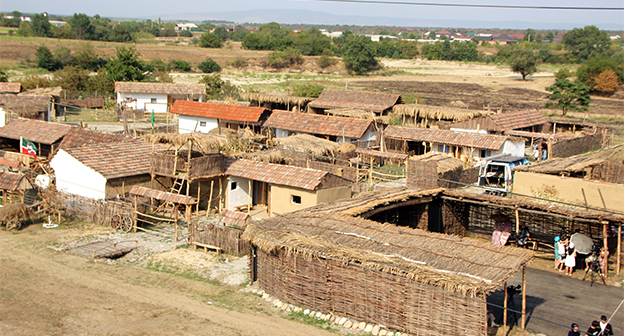 Жилище чеченцев. Этнографический музей Шира Юрт. Музей Шира Юрт в с.Герменчук. Шира Юрт Чечня музей. Шира Юрт Герменчук